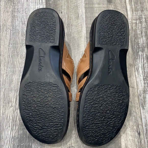 Clark’s Tan Leather Sandal size 9 - Picture 3 of 4